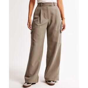 Abercrombie & Fitch Brown Khaki Harper Pleated Cargo Pants Women's size 00 Short